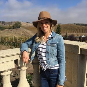 Meet your Posher, Laura